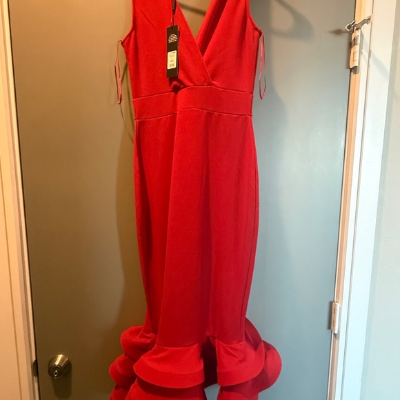 Red Dress - Picture 2 of 2